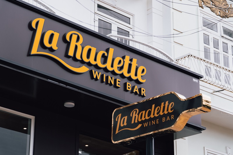 Bạn Đã Khám Phá Kho Rượu Vang Nhập Khẩu Hảo Hạng Tại La Raclette Wine Bar Chưa?